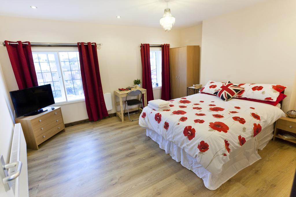 Victoria Centre Apartments In The Victoria Centre Shopping Centre - Nottingham City Centre - 24 Hour Access - Most Central Location, Kitchen - Sunday Check-Out 1Pm - Opposite Hilton By Restaurants & Shops - Outdoor Parking Cars Or Vans Five Pounds A חדר תמונה