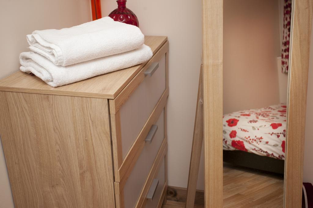 Victoria Centre Apartments In The Victoria Centre Shopping Centre - Nottingham City Centre - 24 Hour Access - Most Central Location, Kitchen - Sunday Check-Out 1Pm - Opposite Hilton By Restaurants & Shops - Outdoor Parking Cars Or Vans Five Pounds A מראה חיצוני תמונה